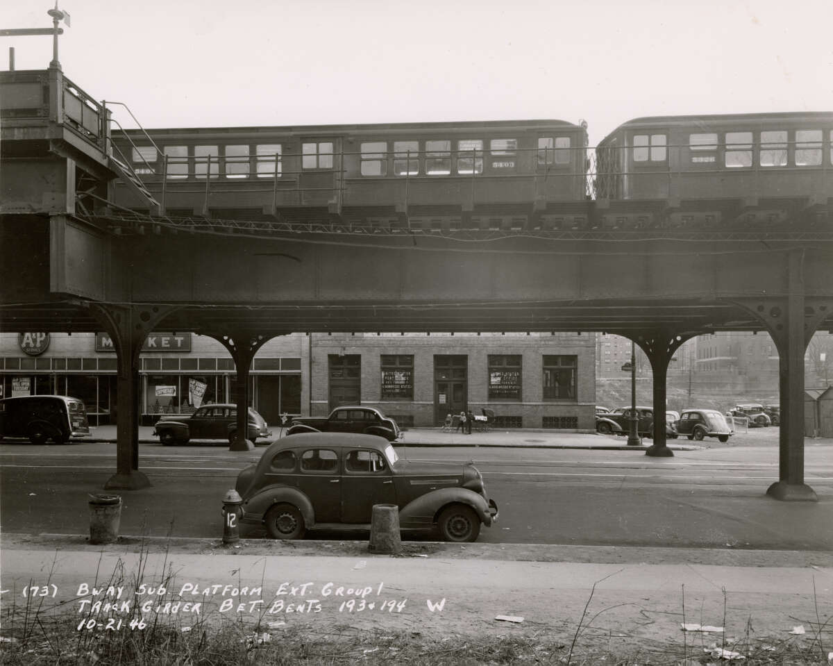 Lo-V cars in The Bronx, 1946